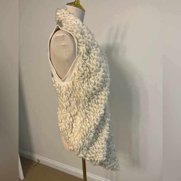 Miha Open Loop Ivory/Grey Vest - Picture 8 of 9